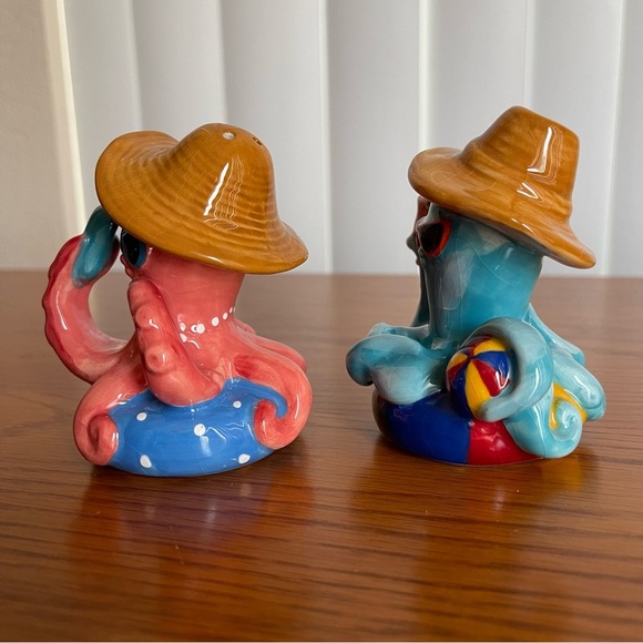 Octopus Salt & Pepper Ceramic Shaker Set - Picture 4 of 9